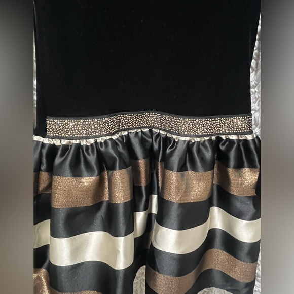 Bloome de Jeune Fille Black AND GOLD FORMAL GIRLS SIZE 16 - Picture 9 of 10